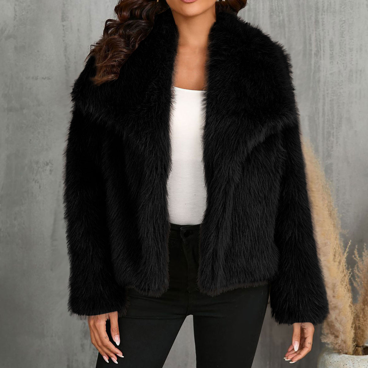 Short and fashionable fox fur coat, fluffy and plush women's clothing