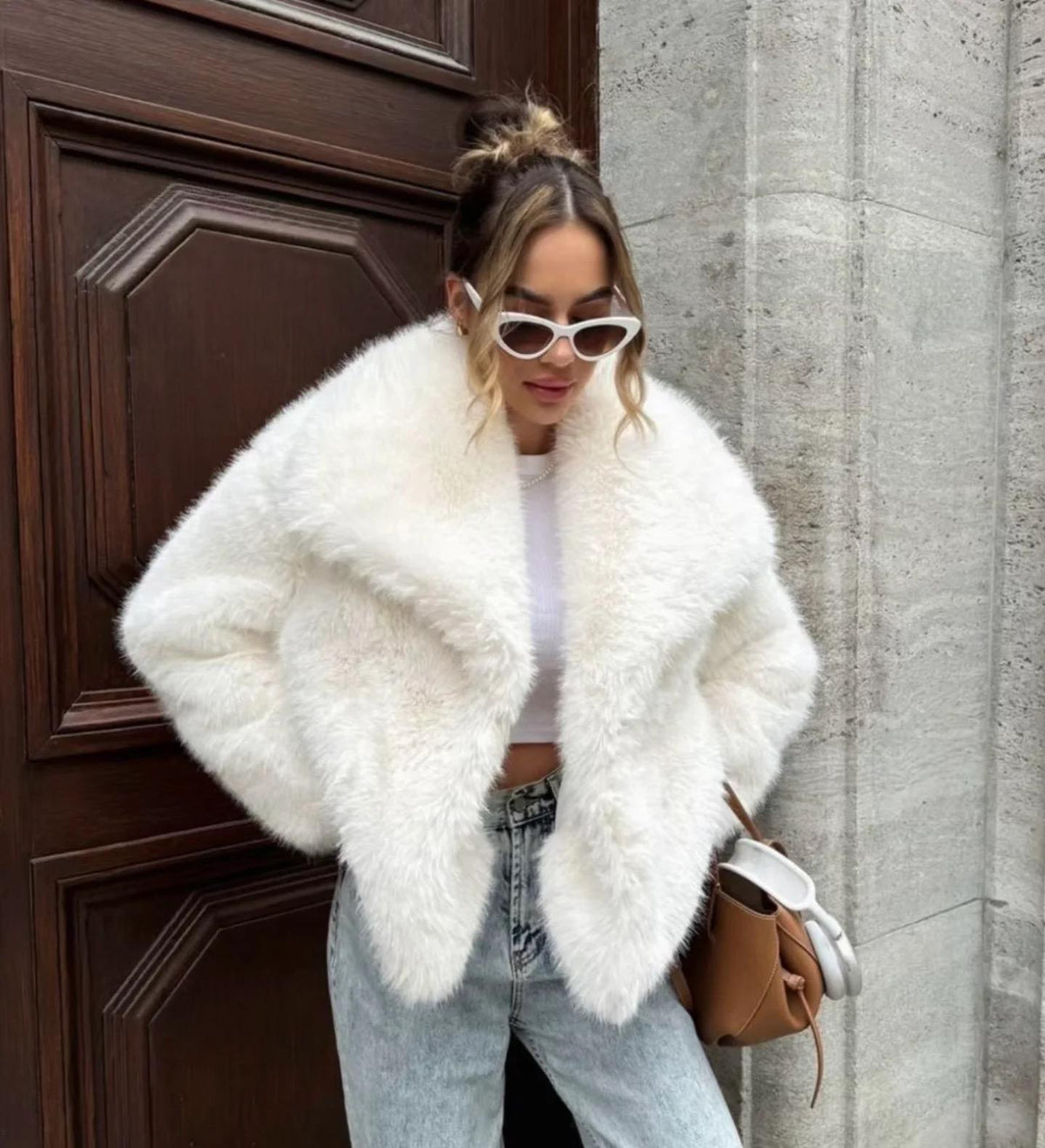 Short and fashionable fox fur coat, fluffy and plush women's clothing