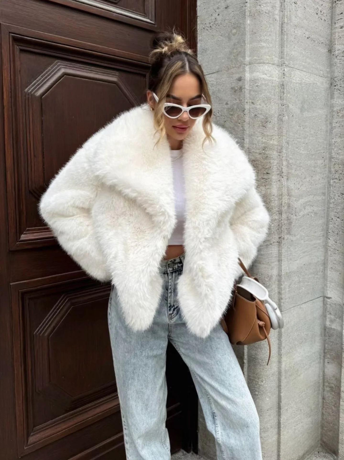 Short and fashionable fox fur coat, fluffy and plush women's clothing